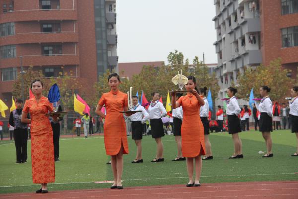 我院学生参加校运动会开幕式2.JPG
